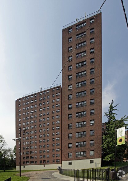 Ivy Hill Park Apartments